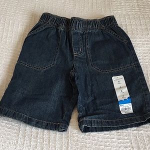 NWT. Boys size 6 denim shorts, elastic waist.